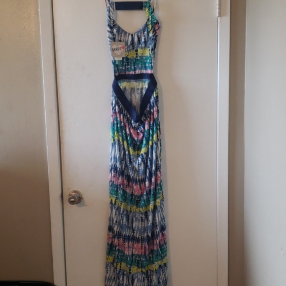 Dress - Picture 2 of 4